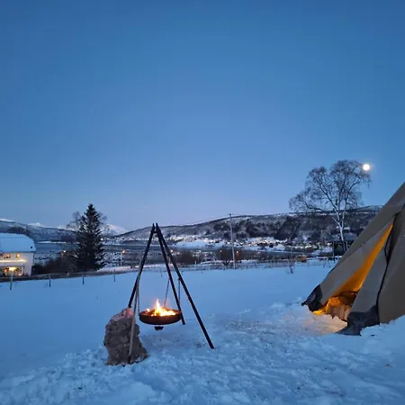 شقة Peaceful Farmroom With Free Sauna, Wifi, Parking And Northern Light نارفيك
